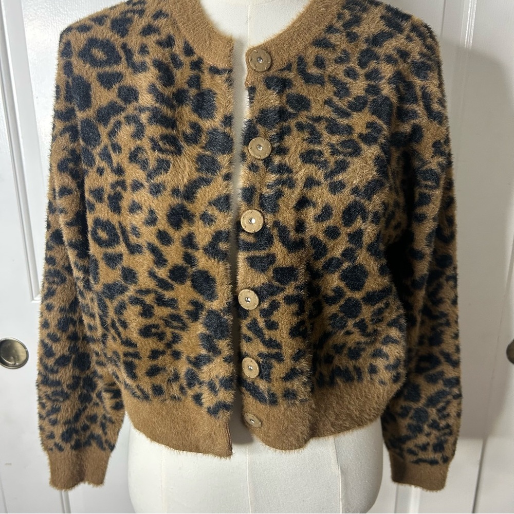 NWT (size small) LINE AND DOT Monroe Leopard Cardigan - Picture 6 of 9